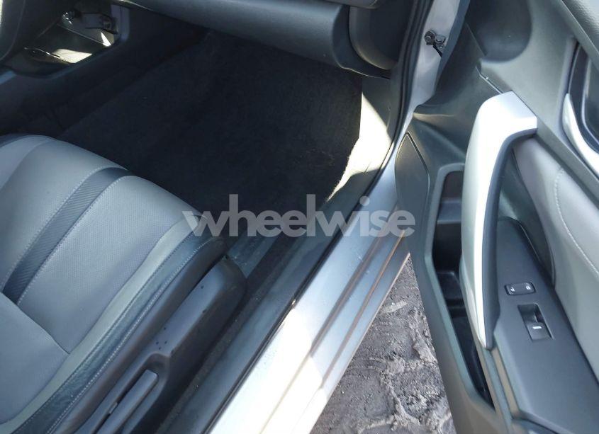 Photo 5 of 2018 Honda Civic EX-L (VIN 2HGFC3B79JH357124)