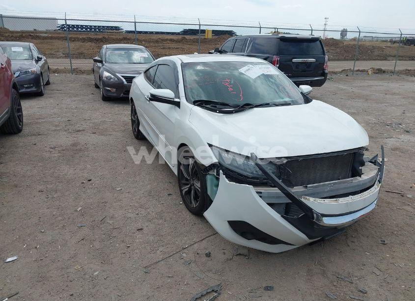 2017 Honda Civic TOURING (VIN 2HGFC3B96HH353835) main photo