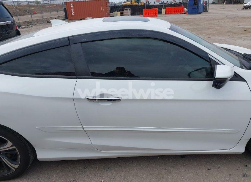 Photo 13 of 2017 Honda Civic TOURING (VIN 2HGFC3B96HH353835)