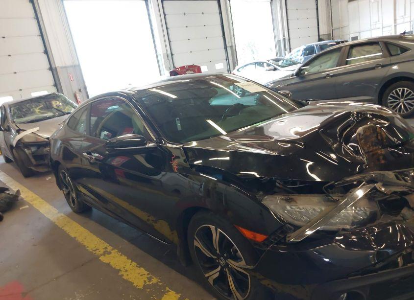 Photo 13 of 2018 Honda Civic TOURING (VIN 2HGFC3B96JH350312)