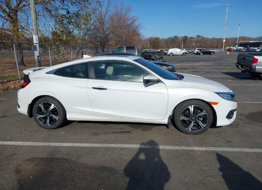 Photo 13 of 2017 Honda Civic TOURING (VIN 2HGFC3B97HH357408)