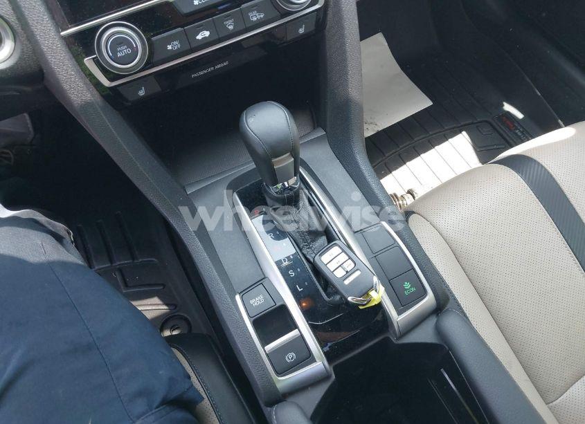 Photo 11 of 2017 Honda Civic TOURING (VIN 2HGFC3B99HH352162)