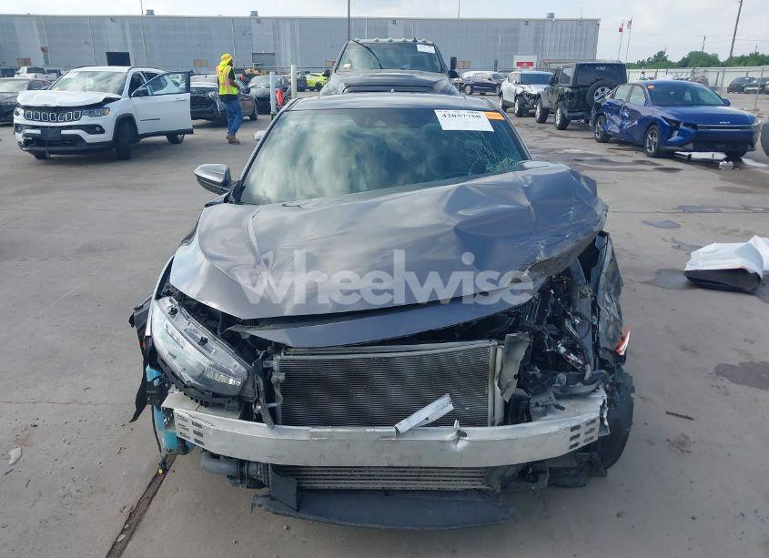 Photo 13 of 2018 Honda Civic TOURING (VIN 2HGFC3B9XJH356050)