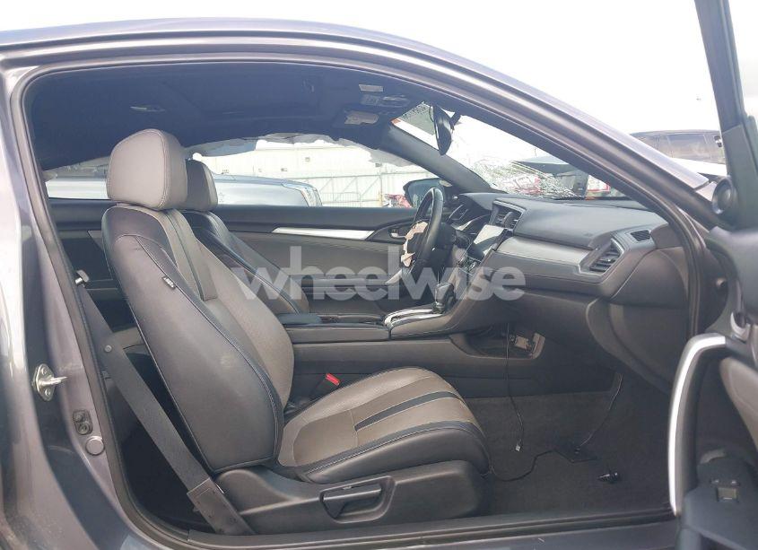 Photo 5 of 2018 Honda Civic TOURING (VIN 2HGFC3B9XJH356050)