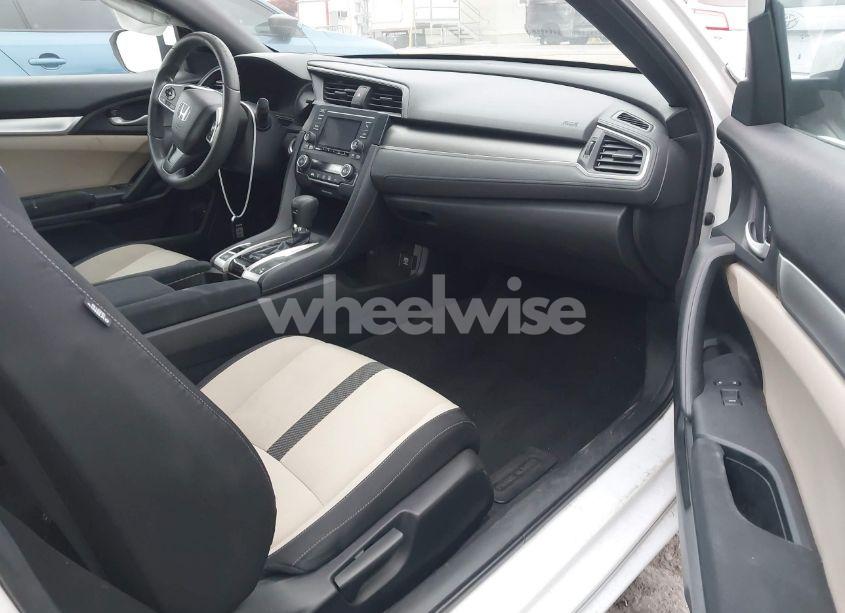 Photo 5 of 2018 Honda Civic LX-P (VIN 2HGFC4B09JH300995)