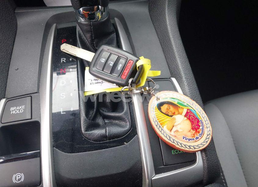 Photo 11 of 2018 Honda Civic LX (VIN 2HGFC4B50JH300850)