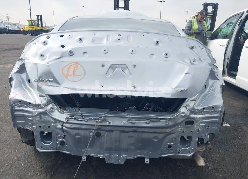 Photo 6 of 2018 Honda Civic LX (VIN 2HGFC4B50JH300850)