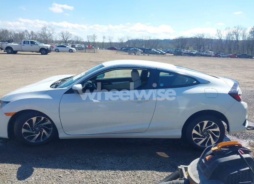 Photo 15 of 2020 Honda Civic LX (VIN 2HGFC4B68LH300963)