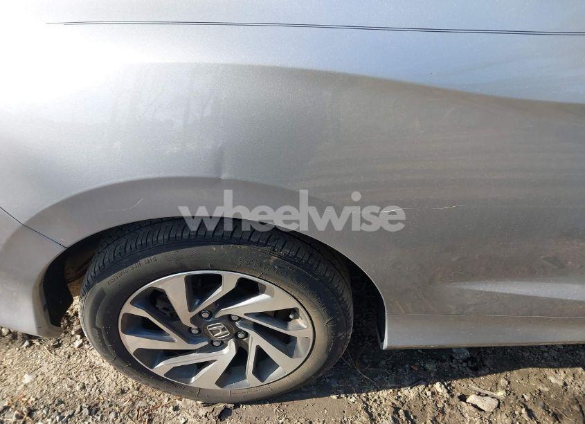 Photo 6 of 2019 Honda Civic LX (VIN 2HGFC4B69KH304034)