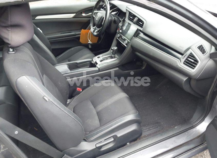 Photo 5 of 2019 Honda Civic SPORT (VIN 2HGFC4B82KH304295)