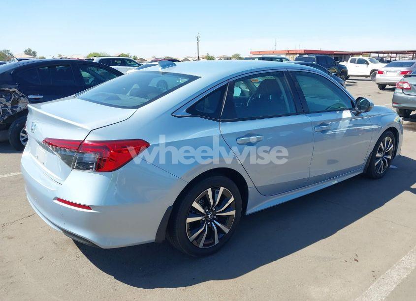 Photo 4 of 2022 Honda Civic EX (VIN 2HGFE1F72NH322133)