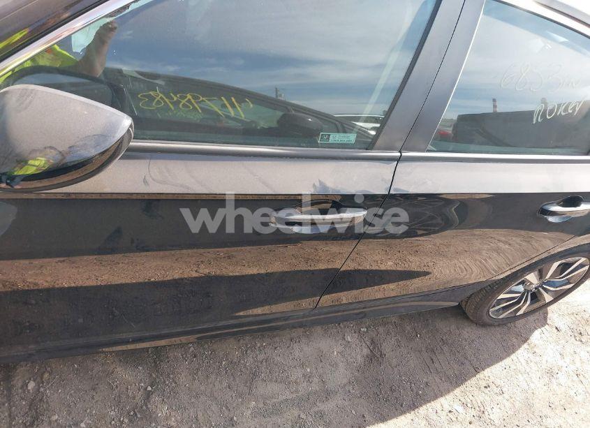 Photo 13 of 2024 Honda Civic EX (VIN 2HGFE1F72RH302079)