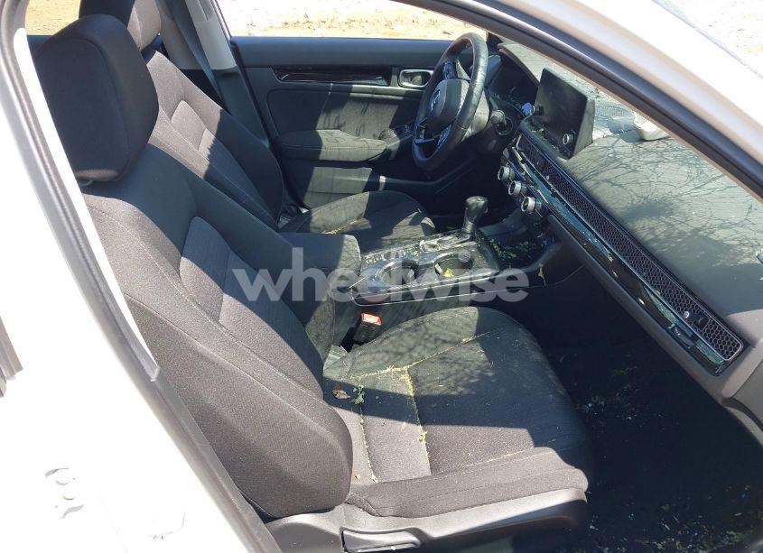 Photo 5 of 2024 Honda Civic EX (VIN 2HGFE1F72RH315477)