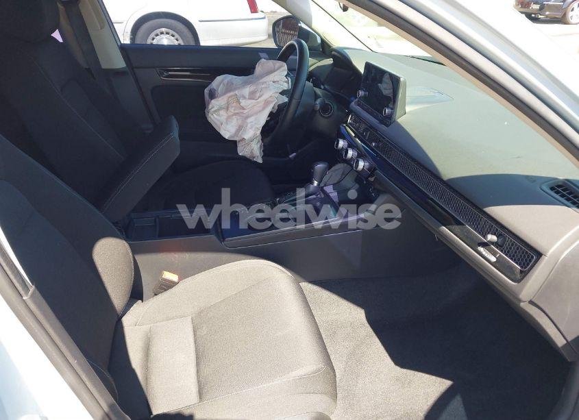 Photo 5 of 2022 Honda Civic EX (VIN 2HGFE1F76NH302970)