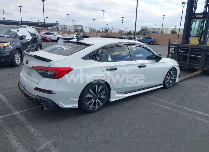 Photo 4 of 2024 Honda Civic EX (VIN 2HGFE1F76RH302280)