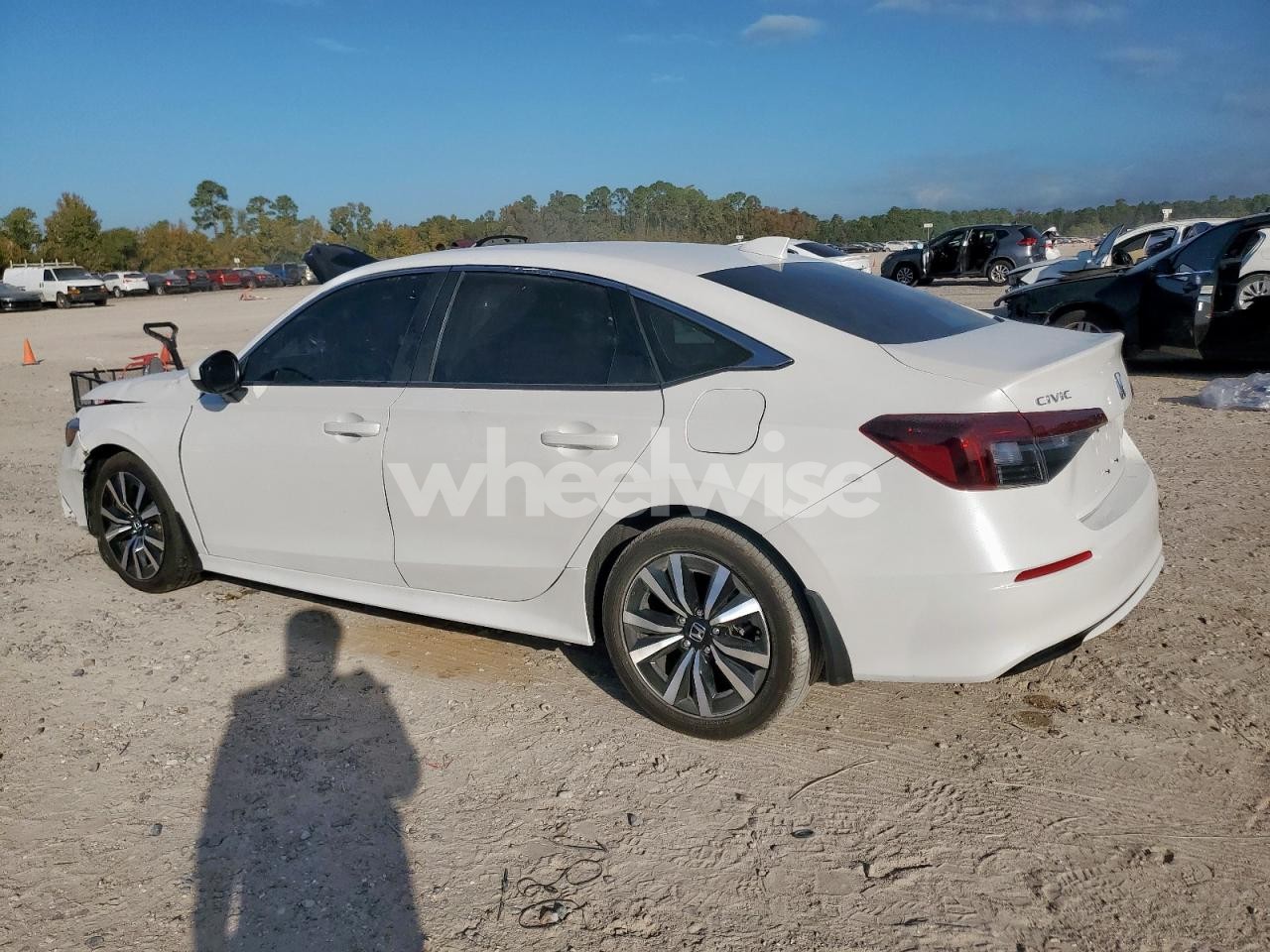 Photo 2 of 2024 HONDA CIVIC EX (VIN 2HGFE1F7XRH309135)