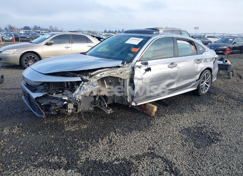 Photo 2 of 2022 Honda Civic TOURING (VIN 2HGFE1F90NH317191)