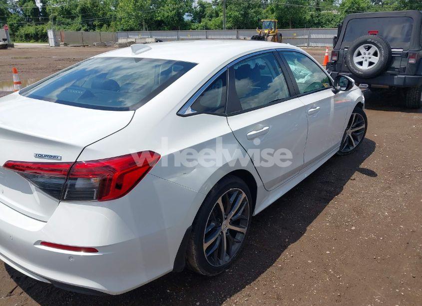 Photo 4 of 2024 Honda Civic TOURING (VIN 2HGFE1F90RH324471)