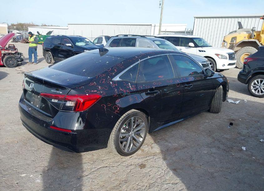 Photo 4 of 2022 Honda Civic TOURING (VIN 2HGFE1F91NH300500)