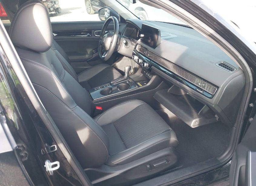 Photo 5 of 2022 Honda Civic TOURING (VIN 2HGFE1F91NH300500)