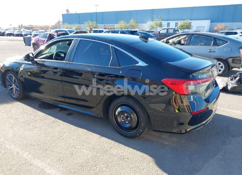 Photo 3 of 2024 Honda Civic TOURING (VIN 2HGFE1F92RH300138)