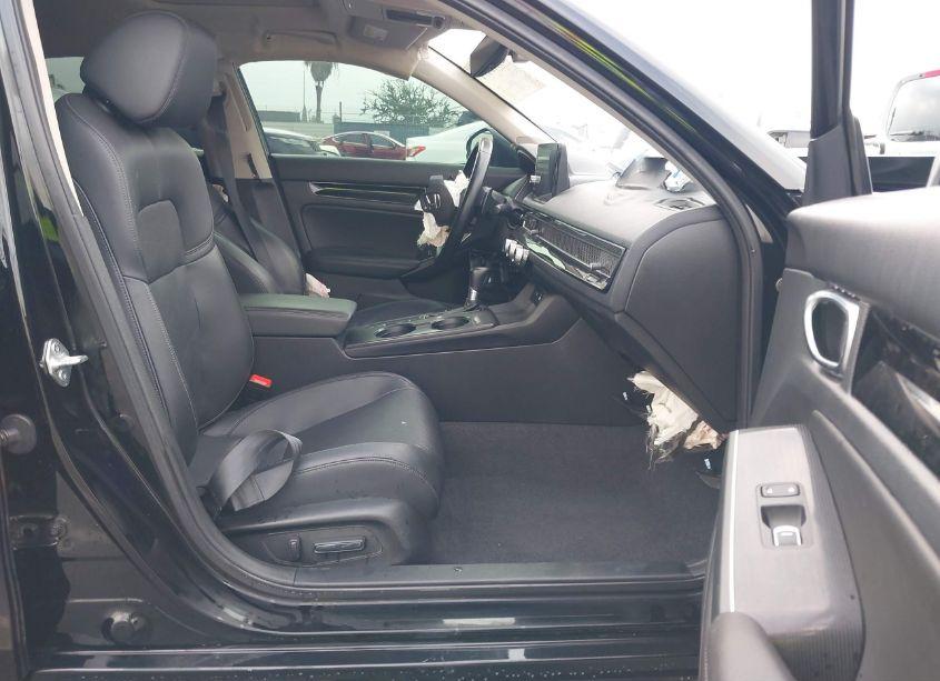 Photo 5 of 2022 Honda Civic TOURING (VIN 2HGFE1F93NH300787)