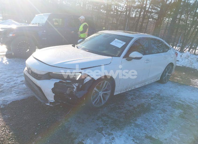 Photo 2 of 2022 Honda Civic TOURING (VIN 2HGFE1F93NH306010)