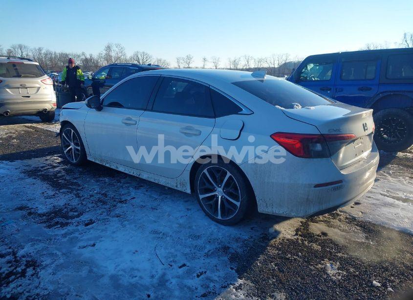 Photo 3 of 2022 Honda Civic TOURING (VIN 2HGFE1F93NH306010)