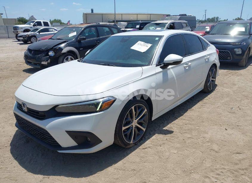 Photo 2 of 2022 Honda Civic TOURING (VIN 2HGFE1F93NH316133)