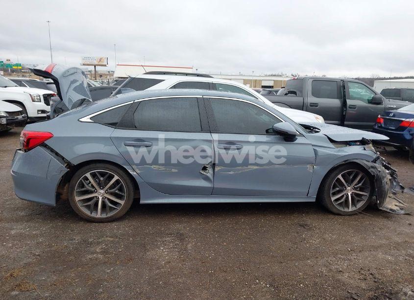 Photo 13 of 2022 Honda Civic TOURING (VIN 2HGFE1F93NH317542)