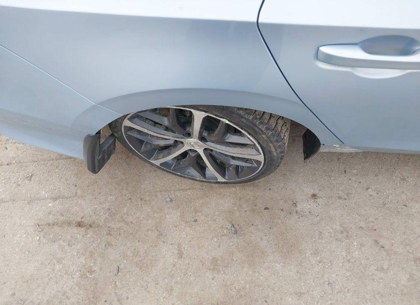 Photo 19 of 2022 Honda Civic TOURING (VIN 2HGFE1F94NH300636)