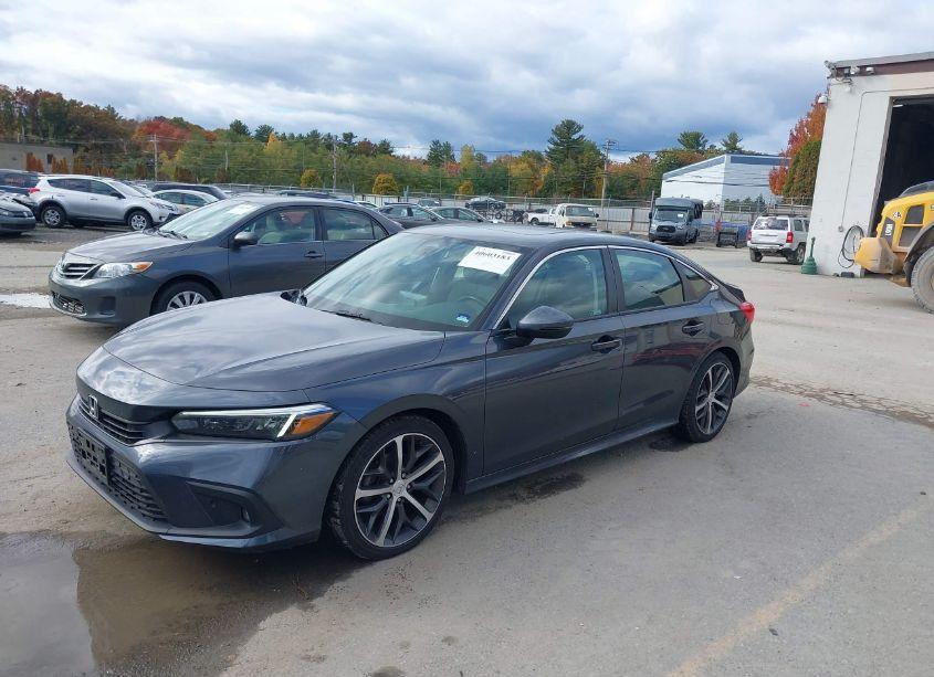 Photo 2 of 2022 Honda Civic TOURING (VIN 2HGFE1F94NH302693)