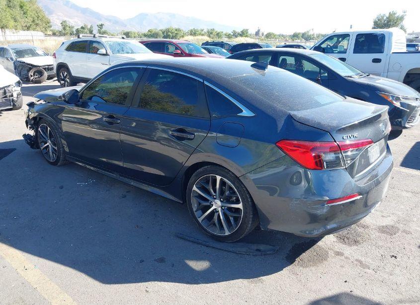 Photo 3 of 2022 Honda Civic TOURING (VIN 2HGFE1F94NH322832)