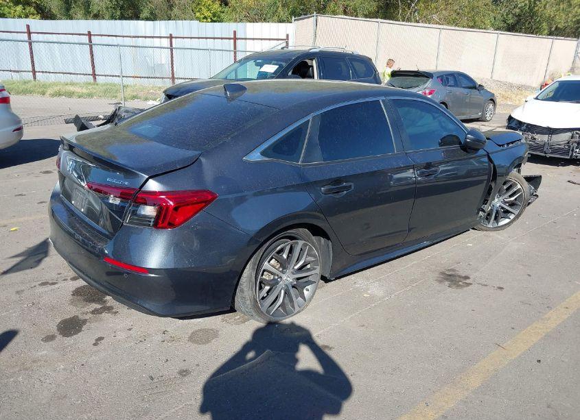 Photo 4 of 2022 Honda Civic TOURING (VIN 2HGFE1F94NH322832)