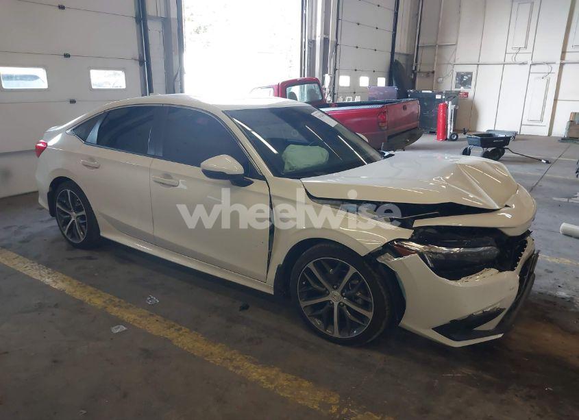 2024 Honda Civic TOURING (VIN 2HGFE1F94RH318141) main photo