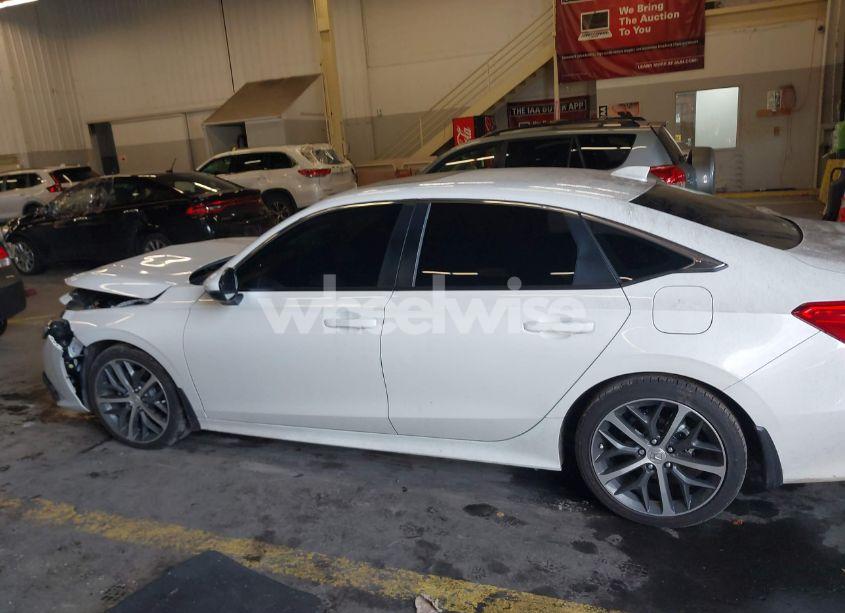 Photo 14 of 2024 Honda Civic TOURING (VIN 2HGFE1F94RH318141)