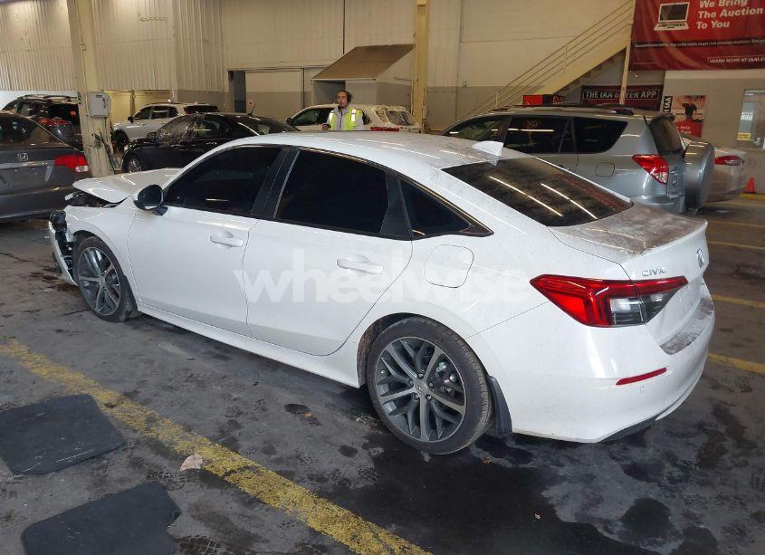 Photo 3 of 2024 Honda Civic TOURING (VIN 2HGFE1F94RH318141)