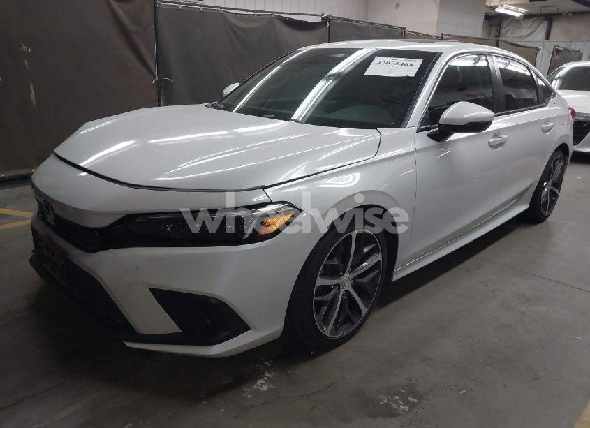 Photo 2 of 2022 Honda Civic TOURING (VIN 2HGFE1F96NH302825)