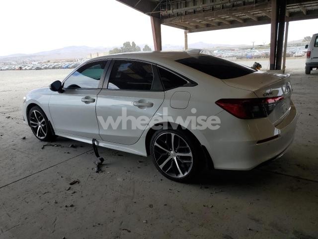 Photo 3 of 2022 HONDA CIVIC TOURING (VIN 2HGFE1F97NH300436)