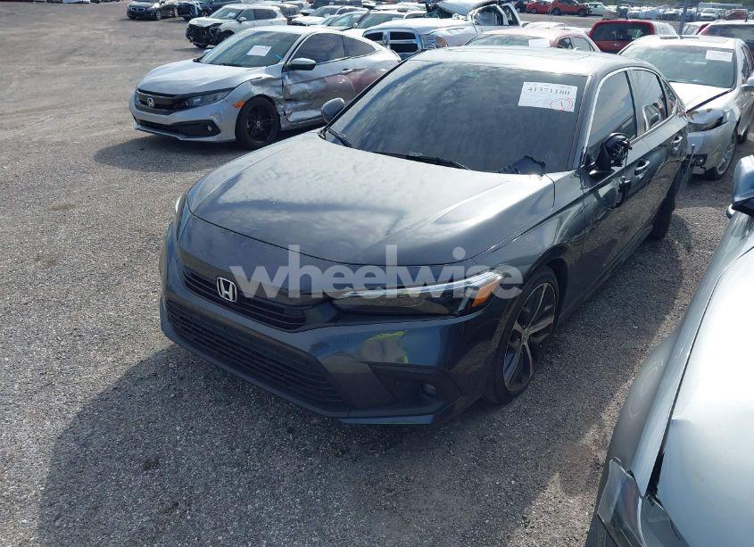 Photo 2 of 2022 Honda Civic TOURING (VIN 2HGFE1F97NH306219)