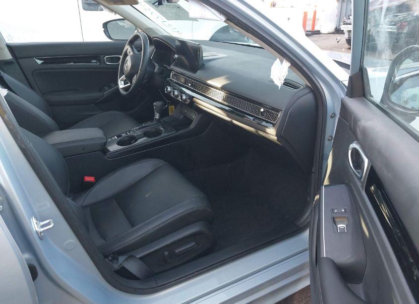 Photo 5 of 2022 Honda Civic TOURING (VIN 2HGFE1F97NH306544)