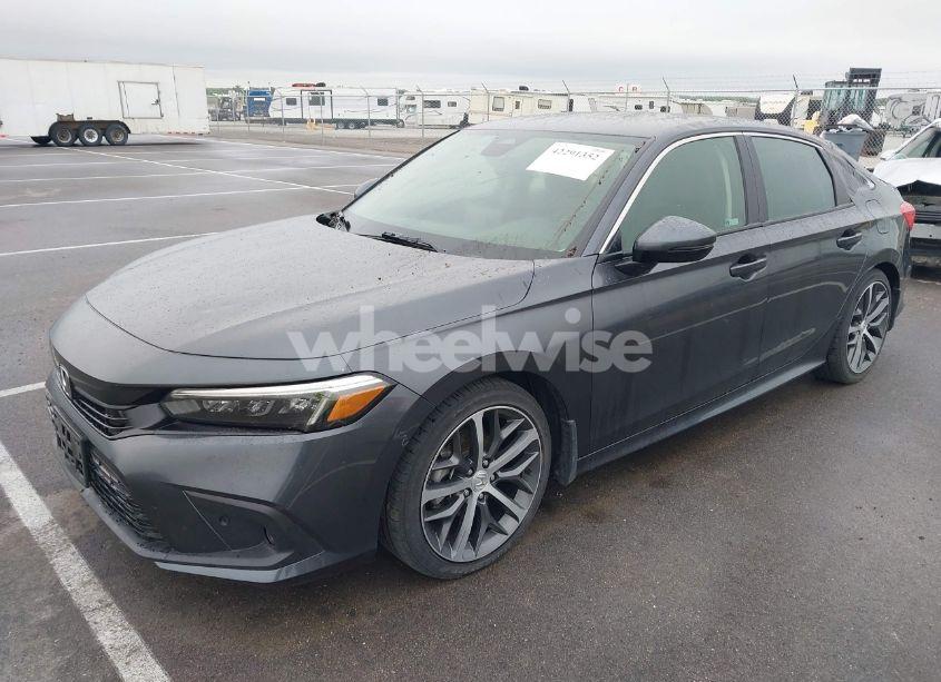 Photo 2 of 2022 Honda Civic TOURING (VIN 2HGFE1F97NH319651)