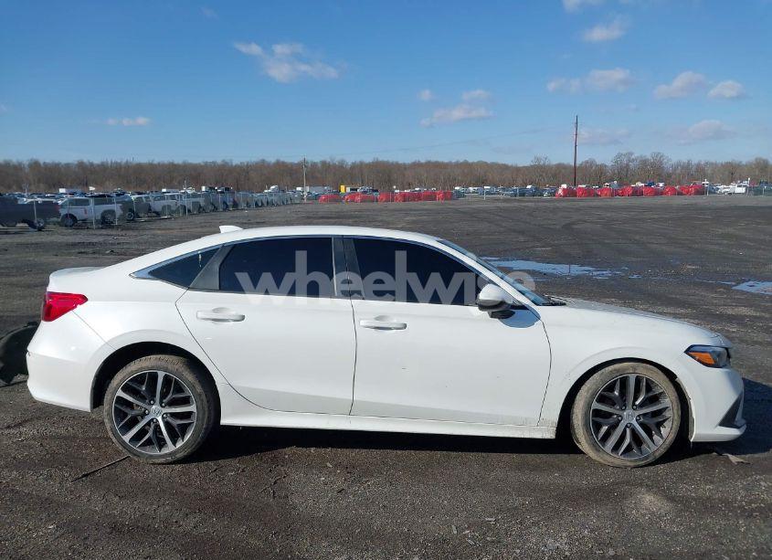 Photo 13 of 2022 Honda Civic TOURING (VIN 2HGFE1F98NH305029)