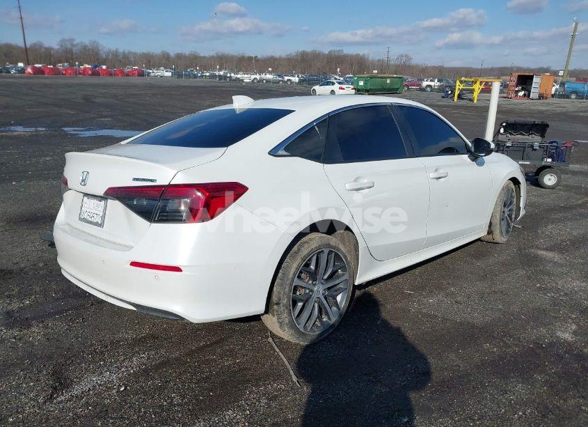 Photo 4 of 2022 Honda Civic TOURING (VIN 2HGFE1F98NH305029)