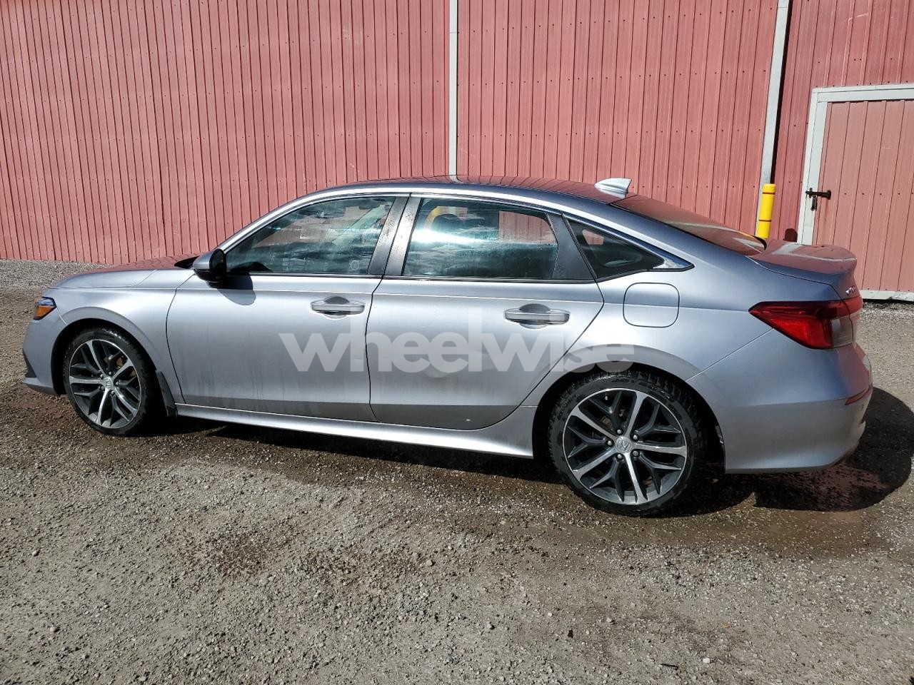 Photo 2 of 2022 HONDA CIVIC TOURING (VIN 2HGFE1F99NH003443)