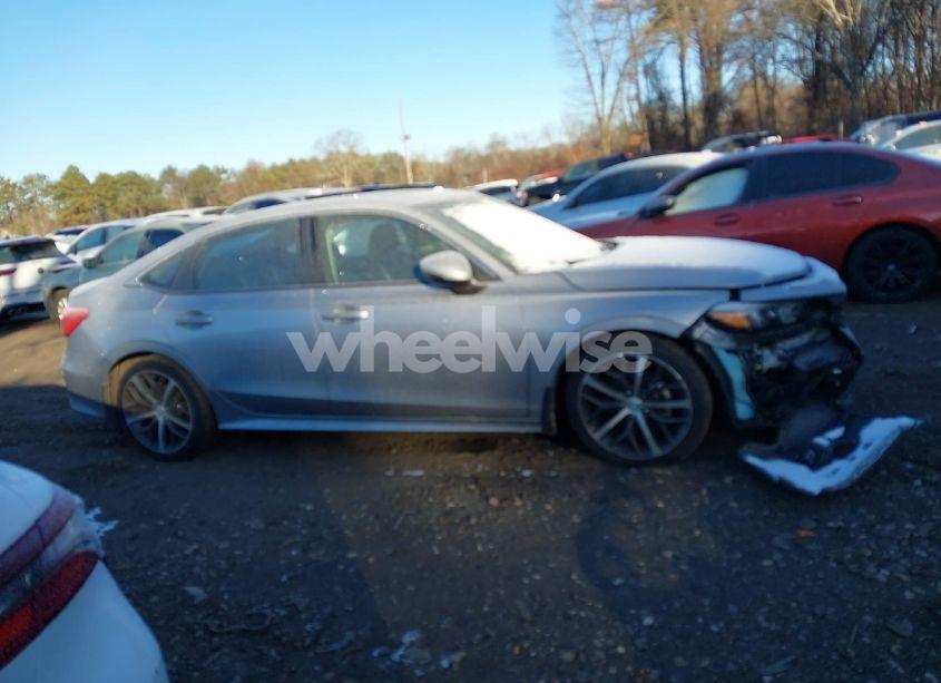 Photo 13 of 2022 Honda Civic TOURING (VIN 2HGFE1F99NH300034)