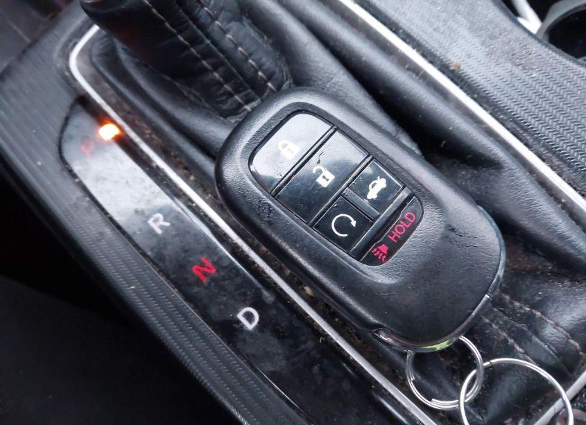 Photo 11 of 2022 Honda Civic TOURING (VIN 2HGFE1F99NH305721)