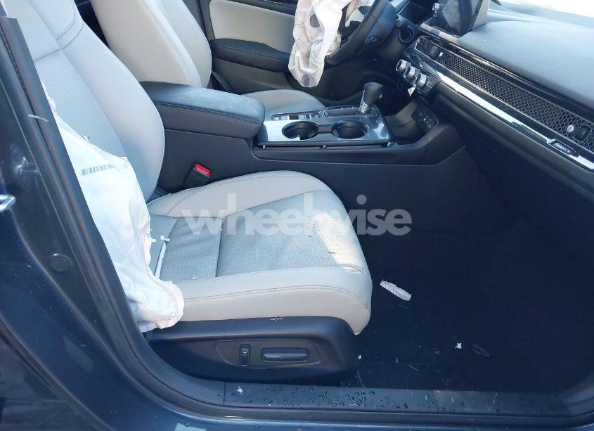 Photo 5 of 2022 Honda Civic TOURING (VIN 2HGFE1F9XNH325444)