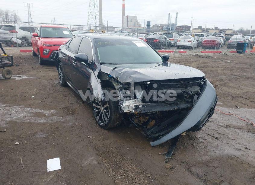 2024 Honda Civic TOURING (VIN 2HGFE1F9XRH314613) main photo