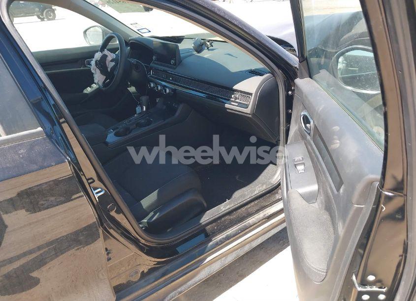 Photo 5 of 2022 Honda Civic LX (VIN 2HGFE2F20NH573453)